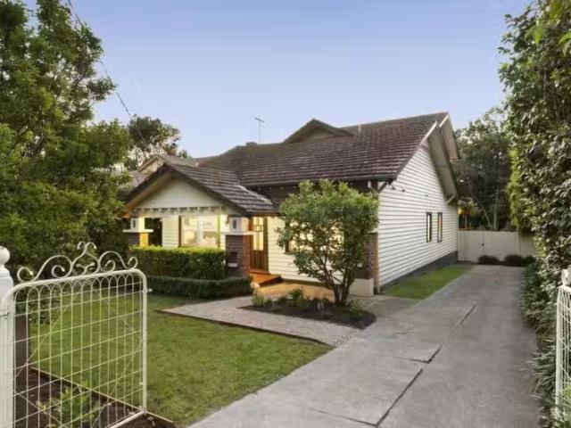 Deal! 5 BR 14 Clydesdale Street, Box Hill VIC 3128 House Auc.