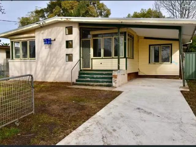 Rental! 5 BR 16 Magellan Avenue, LETHBRIDGE PARK House for ren.