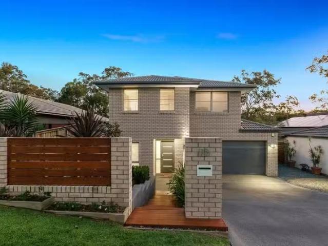 Rental! 5 BR 19 Wattle Place, GUMDALE, QLD 4154 House for Rent