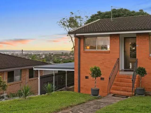 Rental! 5 BR 19 Vasey Street, MOOROOKA, QLD 4105 House for R.