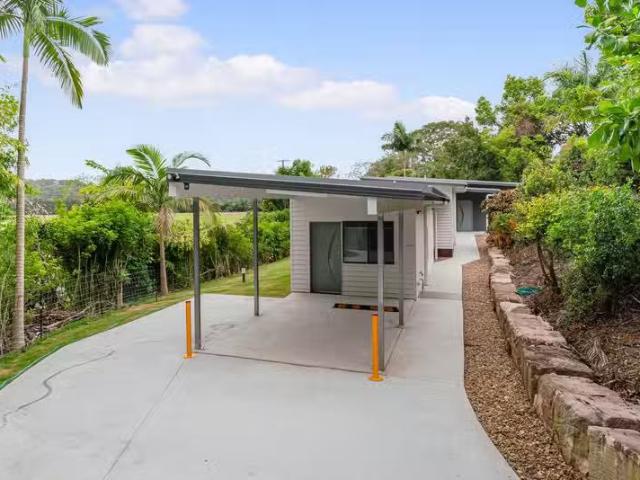 Nice 5 BR 1 3 Seymour Close, ROSEMOUNT, QLD 4560 House for R.