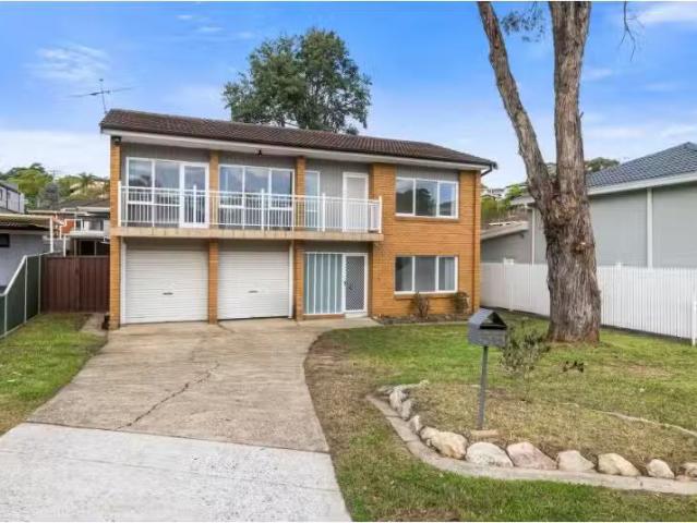Rental! 5 BR 36 Allison Avenue, Condell Park House for rent L.