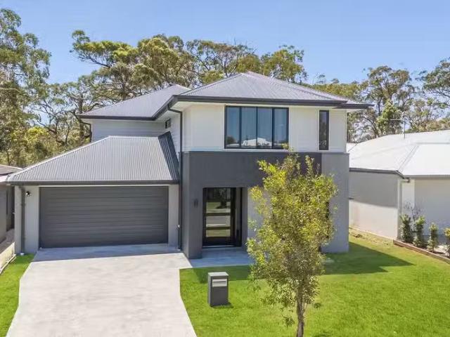 Deal! 5 BR 36 Fantail Square, PEREGIAN SPRINGS, QLD 4573 Hou.
