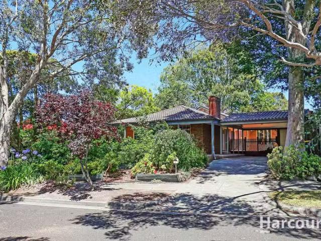 Deal! 5 BR 6 Muster Court, VERMONT SOUTH, VIC 3133 House for.