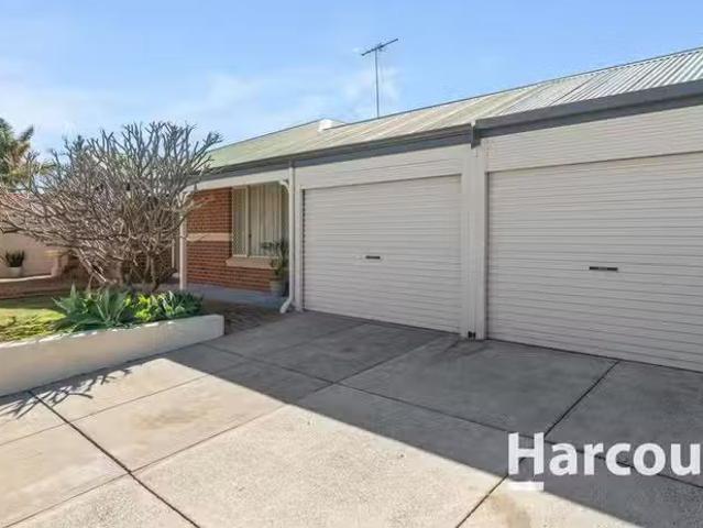 Unique 5 BR 9 Worlanna Mews, QUINNS ROCKS, WA 6030 House for.