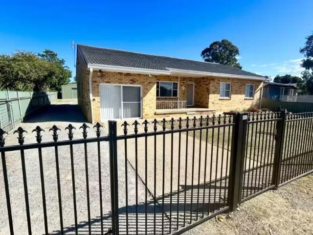 New 5 BR 9 Evans Street, TAMWORTH House for rent Listed by We.
