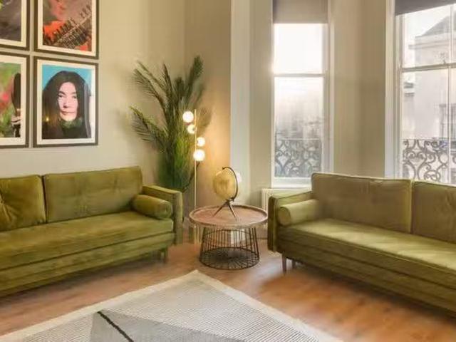 Rental! 5 BR Catharine Street