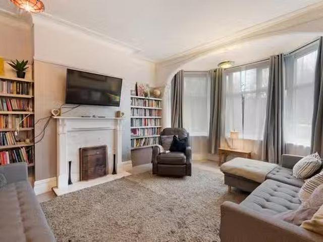 Rental! 5 BR Sheringham Road