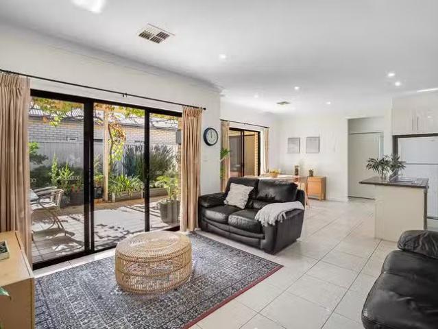 Cozy 5 Brenda Terrace, Largs North, SA 5016