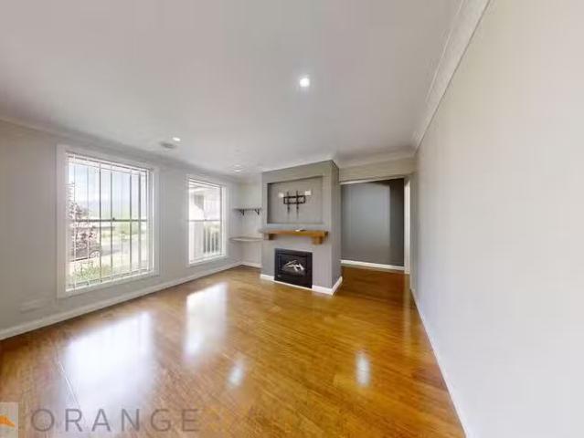 Cozy 5 Downey Crescent, Orange, NSW 2800