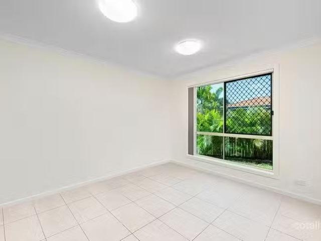 Deal! 5 Dean Street, Glen Eden, QLD 4680