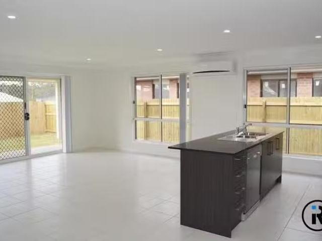 Just in! 5 Hazel Street, Pimpama, QLD 4209