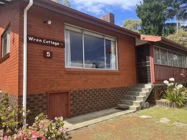 Just in! 5 Jade Court, Orford, TAS 7190