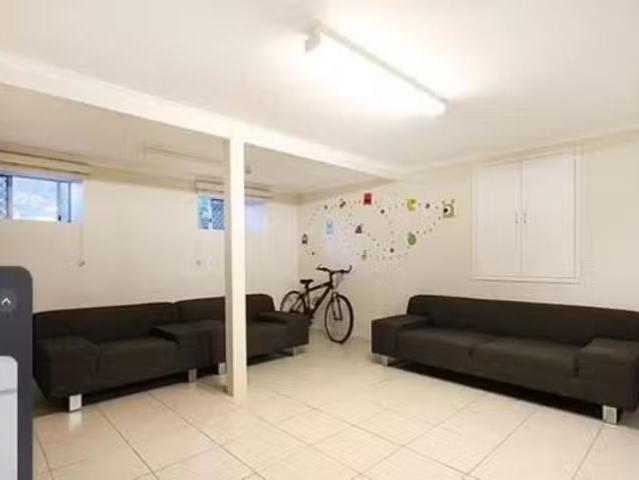 Charming 5 Jeetho Street, Jindalee, QLD 4074