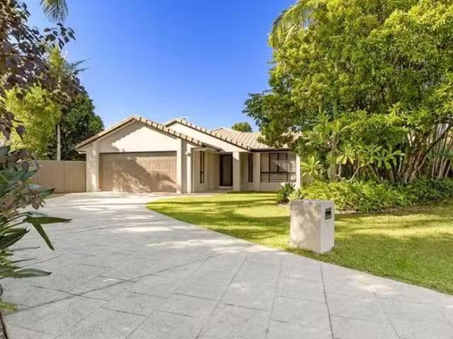 Unique 5 Lowe Court, Tewantin, QLD 4565