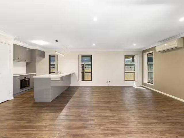 Rental! 5 Lexi Street, Glenvale, QLD 4350