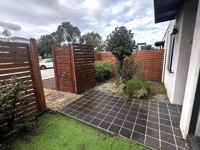 Unique 5 Lilliana Boulevard, Carrum Downs, VIC 3201