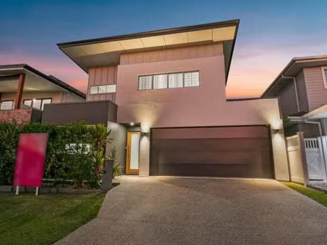 Just in! 5 Marina View Drive, Pelican Waters, QLD 4551