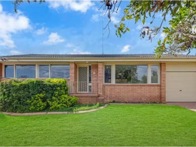 New 5 Sunset Ave, SOUTH PENRITH House for rent Listed by Chel.