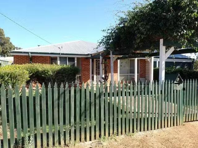 Cozy 5 Wilkins Road, Kalamunda, WA 6076