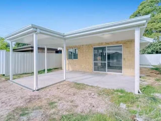 Deal! 5A Mataitai Loop, Cooloongup, WA 6168