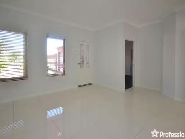 Deal! 5B Canterbury Terrace, East Victoria Park, WA 6101