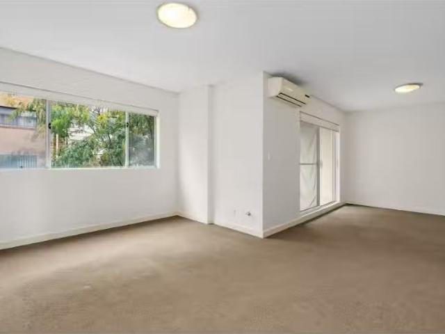 Unique 6/41 43 Lachlan Street, Warwick Farm Apartment for rent.