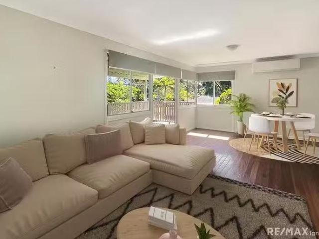 Just in! 64 Burrendah Road, Jindalee, QLD 4074