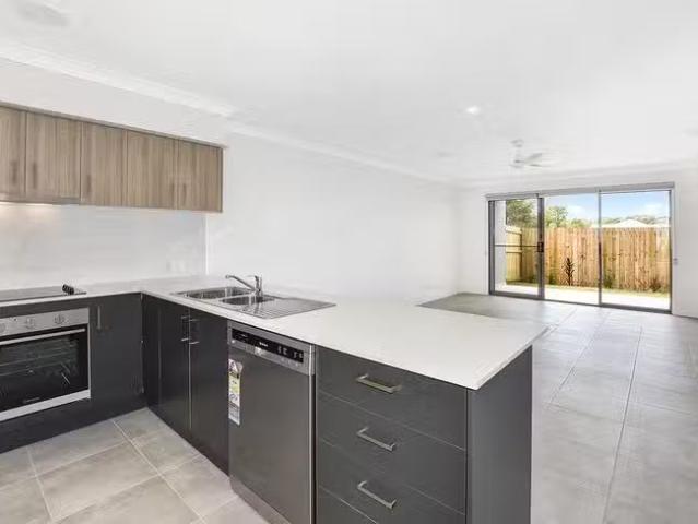 Deal! 65 Promenade Circuit, Rothwell, QLD 4022