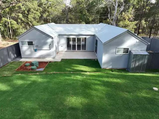 Rental! 65 Waikiki Beach Road, Russell Island, QLD 4184