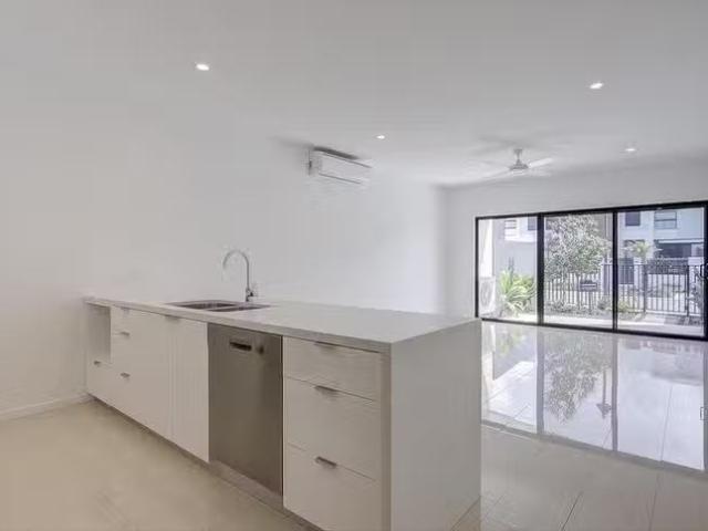 Deal! 66 Promenade Circuit, Hope Island, QLD 4212