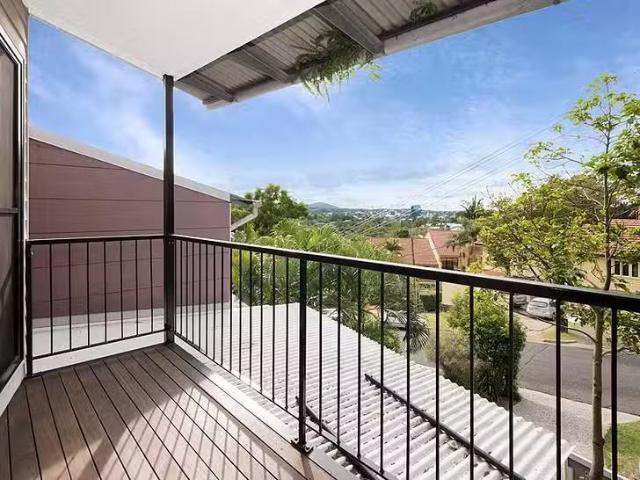 Charming 67 Bishop Street, St Lucia, QLD 4067