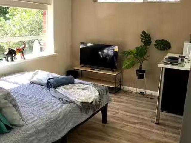 Cheap 67 Sylvander Street, Balwyn North VIC 3104