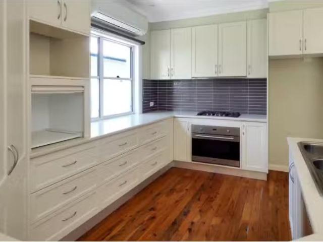 New 69 Jubilee Street, Dubbo House for rent Listed by Macy Ev.