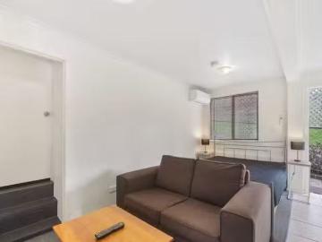 Cheap 69a Farrant Street, STAFFORD HEIGHTS, QLD 4053 House f.