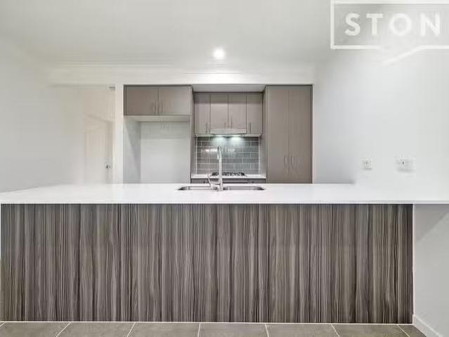 Deal! 69A Lakeside Circuit, Cessnock, NSW 2325
