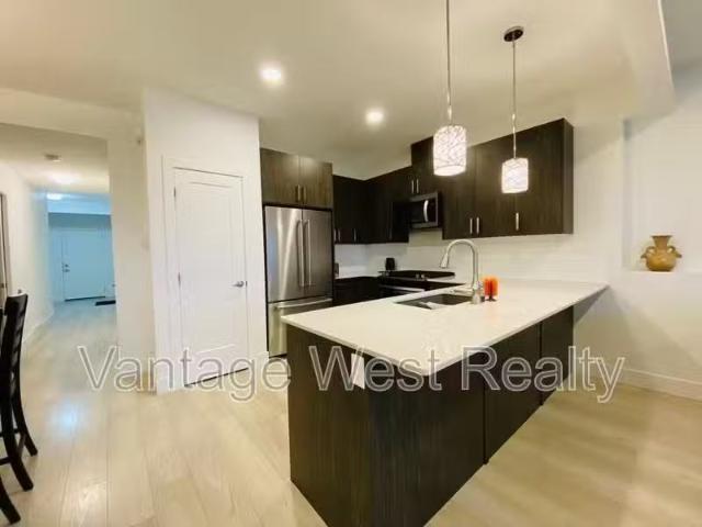 Cozy 60473225 901 Mt Robson Pl