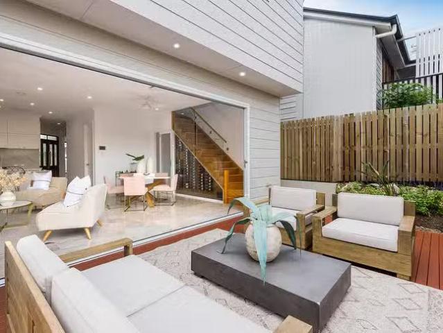 Cheap 60 Kennigo Street, Spring Hill, QLD 4000
