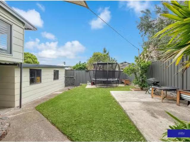 Unique 61 Burwood Street, KAHIBAH House for rent Listed by Ni.
