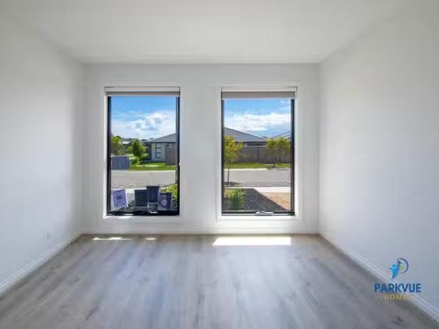 Cozy 61 Light Horse Circuit, Sunbury, VIC 3429