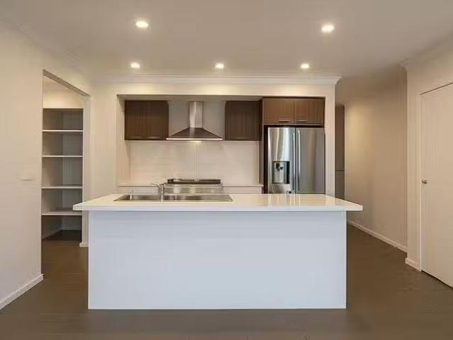 Just in! 61 Roscoe Avenue, Kalkallo, VIC 3064