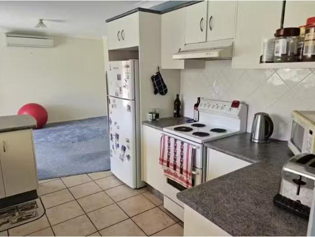 Nice 62 Coconut Drive, North Nowra House for rent Listed by C.