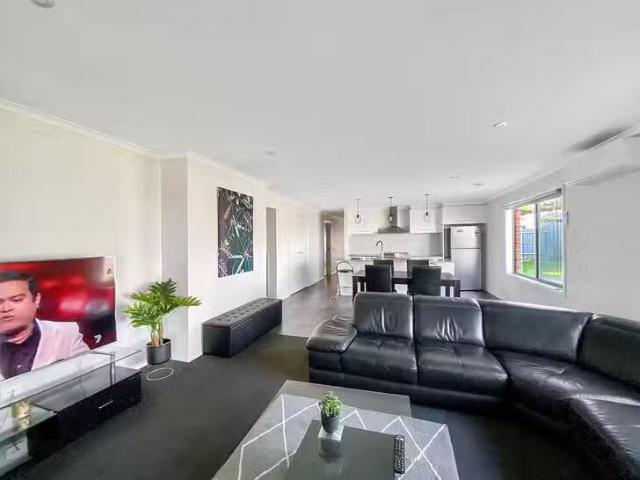 Charming 62 Sommerville Boulevard, Warrnambool, VIC 3280