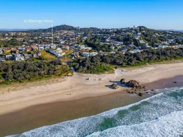Charming 62 Watonga Street, Port Macquarie House for rent Lis.