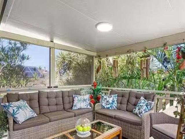 Rental! 6 Beverley Road, Wynnum West, QLD 4178