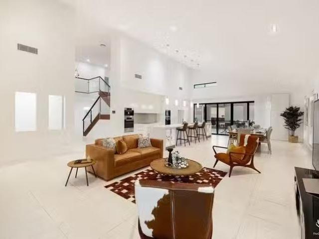 For Rent! 6 BR 45 Parnassus Street, Robertson, QLD 4109