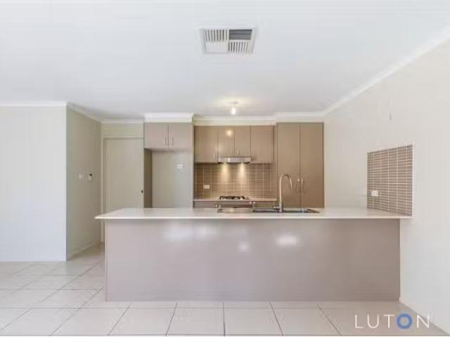 Unique 6 Jack Ryan Street, Forde House for rent Listed by Rac.