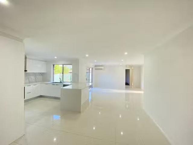 For Rent! 6 Ophelia Court, Sunnybank Hills, QLD 4109