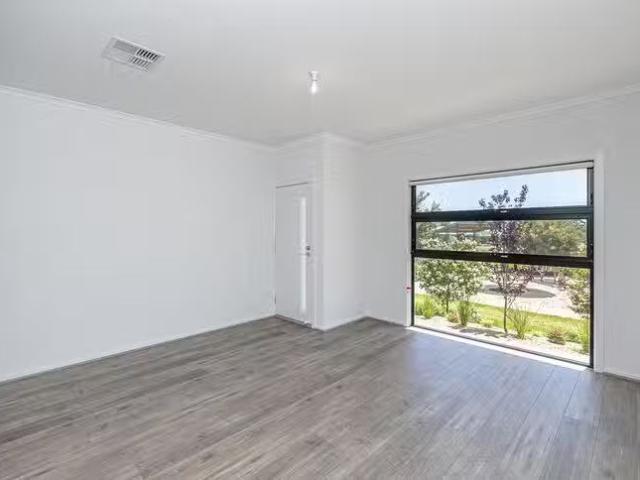 Nice 6 Linke Lane, Evanston South, SA 5116
