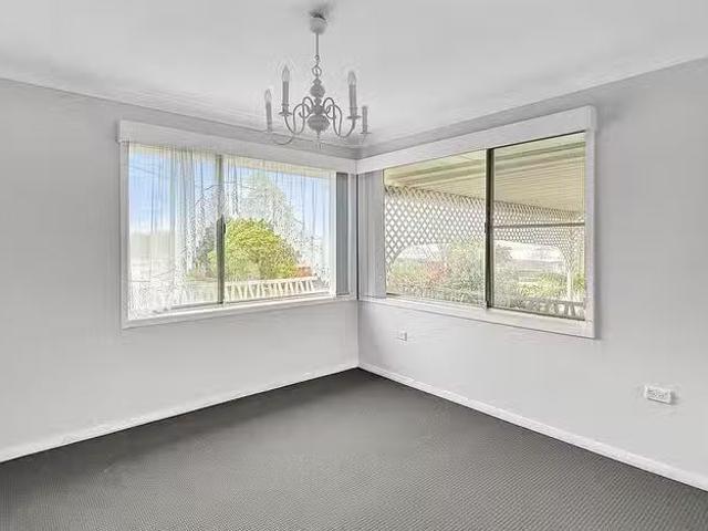 Cozy 6 Mackenzie Avenue, Mount Warrigal, NSW 2528